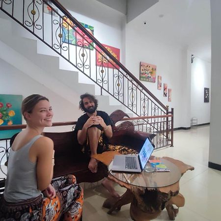 Fora Capsule Hostel Tuban Kuta Lombok Zewnętrze zdjęcie