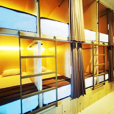 Fora Capsule Hostel Tuban Kuta Lombok Zewnętrze zdjęcie