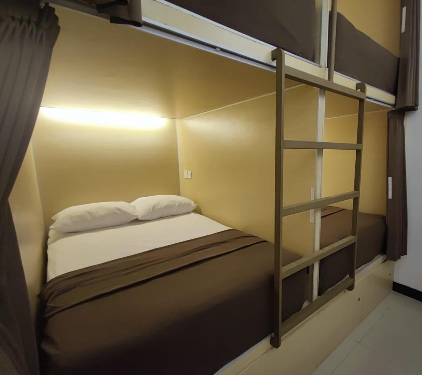 Fora Capsule Hostel Tuban Kuta Lombok Zewnętrze zdjęcie